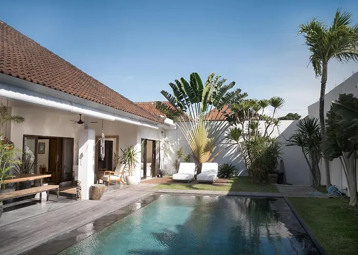 Villa Tropical 3bdr Poolvilla In Heart Of Seminyak